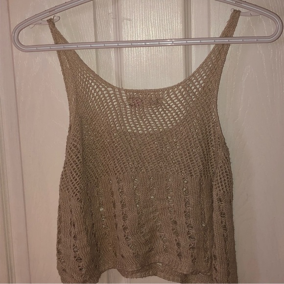 Xs crochet crop medium can fit this beautiful top - Picture 3 of 4